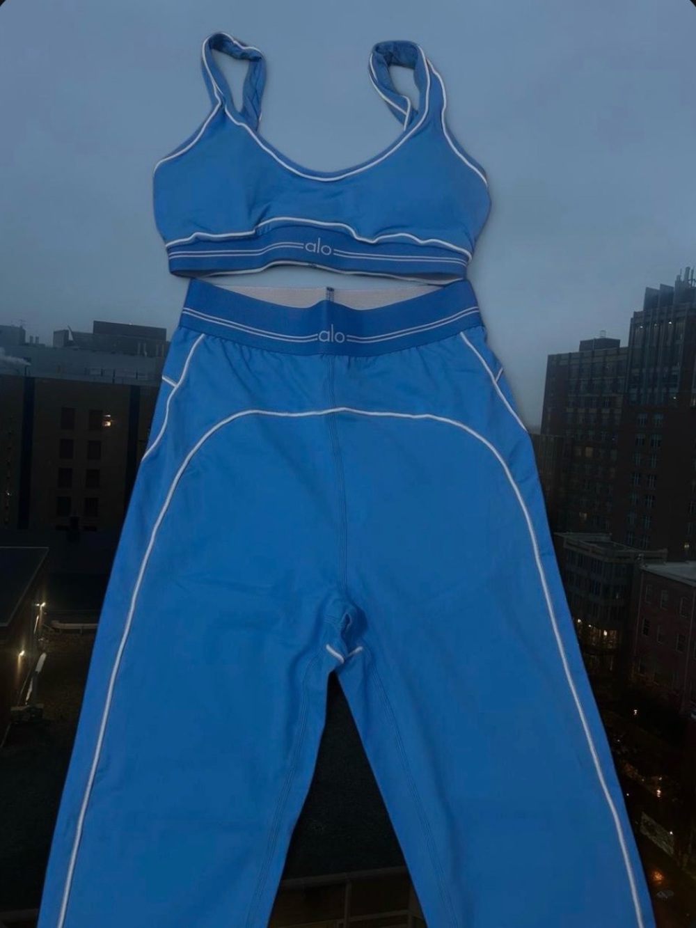 Women’s blue alo set